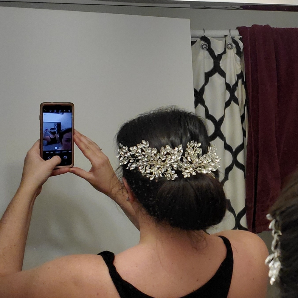 Bridal hair peice on 2 combs